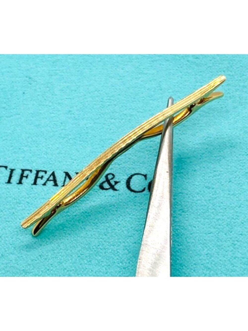 Tiffany & Co 14K Yellow Gold Shirt Dress Scarf  Clip 52mm Long